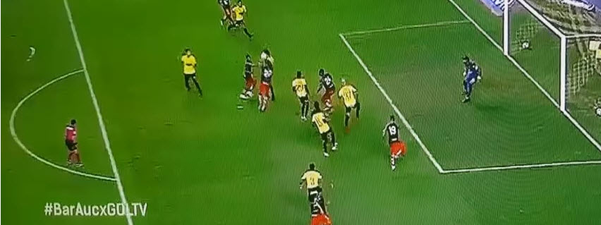 Gol de Laurito en posición adelantada